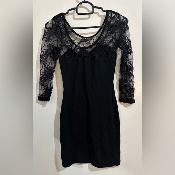 Lacey little black dress - Picture 2 of 3